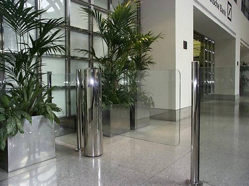 Роторный турникет Gunnebo GlasStile S со створкой