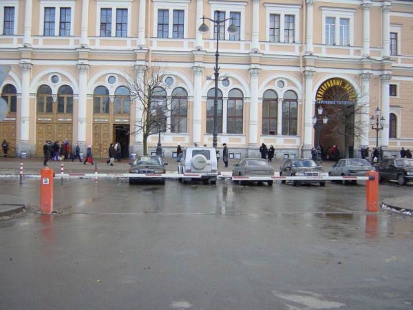 Шлагбаум автоматический скоростной Фантом Спринт S3000 с круглой стрелой 3 метра