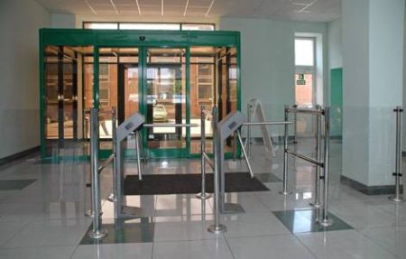 Турникет-трипод PERCo-TTR-04.1G из окрашенной стали, темно-серый (с планками Антипаника) Турникет-трипод PERCo-TTR-04.1G из окрашенной стали, темно-серый (с планками Антипаника)