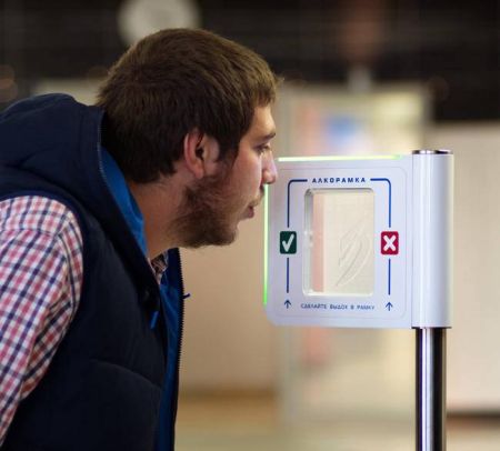 Алкорамка - устройство бесконтактного теста состояния алкогольного опьянения