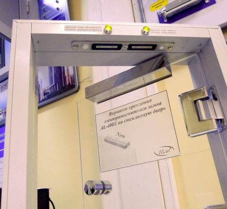 Электромагнитный замок AL-400SH с монтажным комплектом на стекло MK AL-400S-Glass Электромагнитный замок AL-400SH с монтажным комплектом на стекло MK AL-400S-Glass