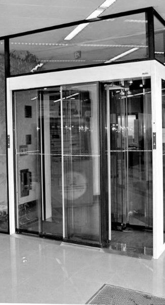 Шлюзовая кабина Saima MULTITRANSITO LIGHT, двухпроходная