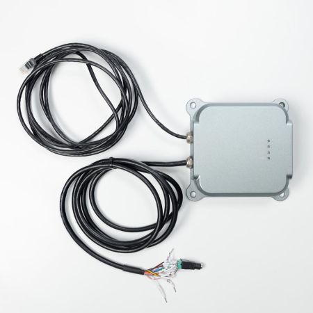 Стационарный RFID считыватель UHF SLR 2000 Стационарный RFID считыватель UHF SLR 2000