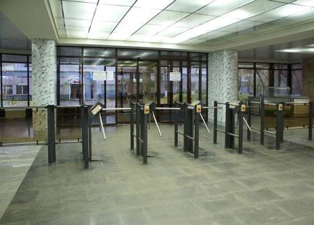 Турникет-трипод PERCo-TTR-04СW уличный из окрашенной стали (с планками)