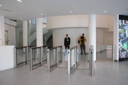 Турникет PERCo-ST-01 "Скоростной проход" с распашными створками PERCo-ATG-425 (ширина створки 425 мм)