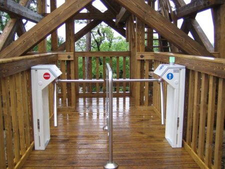 Двухштанговый турникет Gotschlich Compact 2-Arm из окрашенной стали (6COM2AEB) Двухштанговый турникет Gotschlich Compact 2-Arm из окрашенной стали (6COM2AEB)