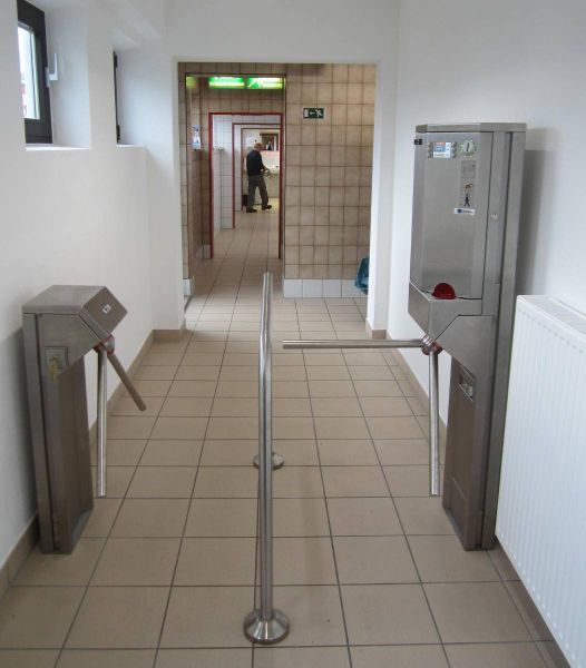 Терминал автоматизированного платного прохода Gotschlich Trinity (6CTR2AECR) Терминал автоматизированного платного прохода Gotschlich Trinity (6CTR2AECR)