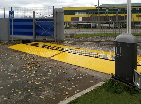 Дорожный блокиратор ЦеСИС ПРЕПОНА-П ДАБР.425728.009 с аппарелями, электромеханический