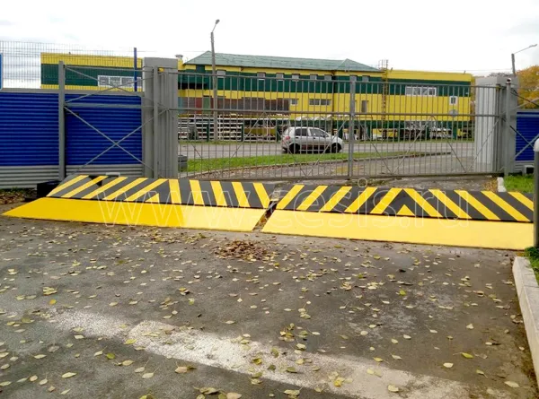 Дорожный блокиратор ЦеСИС ПРЕПОНА-П ДАБР.425728.009 с аппарелями, электромеханический