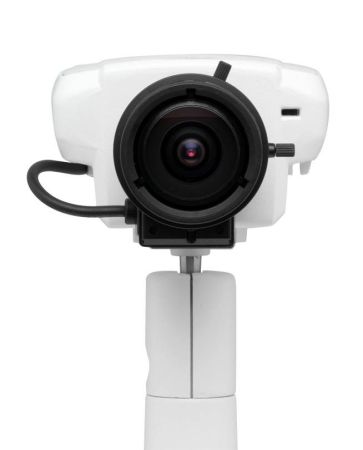 Сетевая IP-видеокамера Axis P1365 Mk II