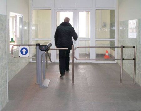 Электронная проходная PERCo-KT02.9 с ПО PERCo-WS и модулем WM01 с планками Антипаника