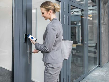 Считыватель dormakaba 9104-K6 MRD+BLE, для работы с ПО MATRIX PRO