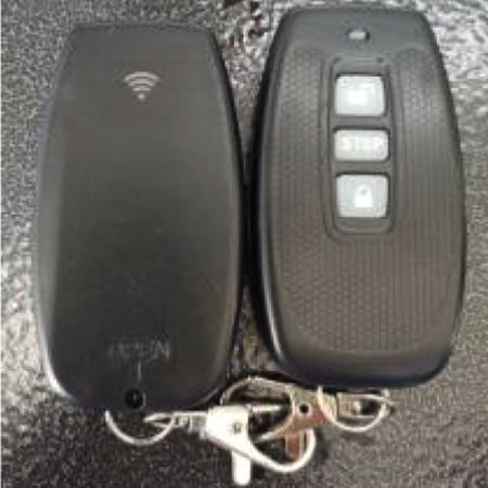 Беспроводной трёхкнопочный пульт управления шлагбаумом HikVision DS-TMG012-4W