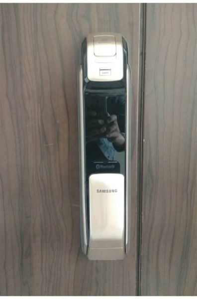 Электронный замок биометрический Samsung SHP-DP728AK/VK с bluetooth (одноригельная врезная часть)