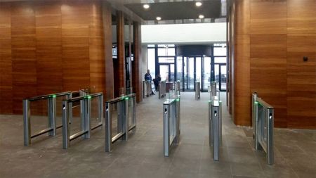 Турникет PERCo-ST-01 "Скоростной проход" с распашными створками увеличенной высоты PERCo-ATG-300H (ширина створки 300 мм, высота 1300 мм)