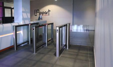 Турникет PERCo-ST-01 "Скоростной проход" с распашными створками увеличенной высоты PERCo-ATG-300H (ширина створки 300 мм, высота 1300 мм)