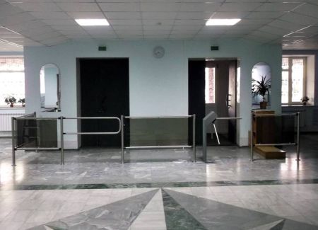 Турникет-трипод PERCo-TTR-04.1G из окрашенной стали, темно-серый (с планками Антипаника) Турникет-трипод PERCo-TTR-04.1G из окрашенной стали, темно-серый (с планками Антипаника)