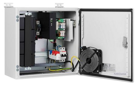 Шкаф монтажный NSBox-442HR (RX30F38H) с коммутатором, нагревателем и оптическим кроссом