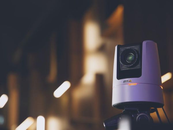 Сетевая 4K PTZ-видеокамера Axis V5938 с 20-кратным оптическим зумом