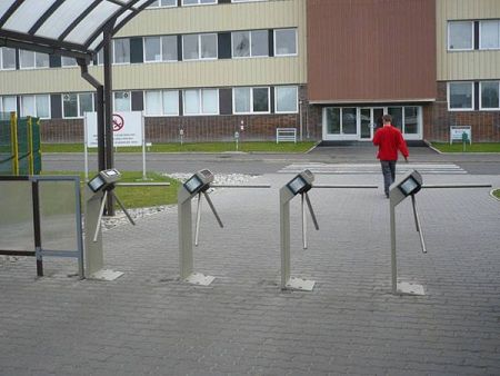 Турникет-трипод PERCo-TTR-04.1E из окрашенной стали, черный с блестками (с планками Антипаника)