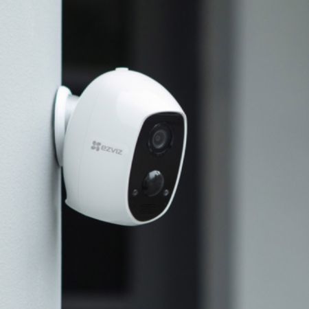 Уличная IP-камера Wi-Fi 2Мп Ezviz C3A (2.2 мм) с базовой станцией W2D