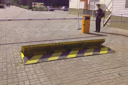 Дорожный блокиратор Скат-1500У электромеханический, накладной, с пандусами