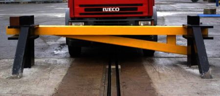 Противотаранный механический шлагбаум БУК ПТШ Р 5000Р.3С, распашной