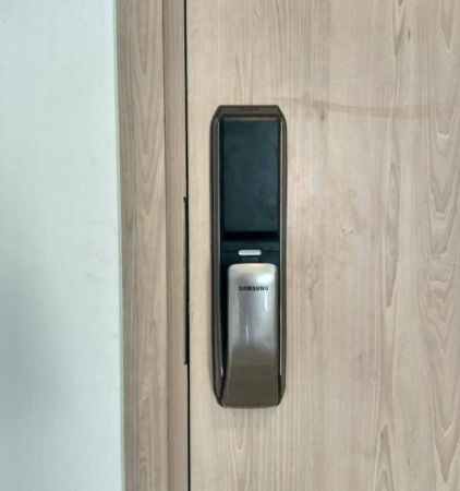 Электронный замок биометрический Samsung SHP-DP728AK/VK с bluetooth (одноригельная врезная часть)