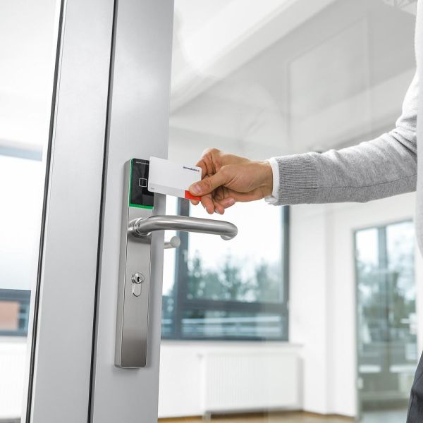 Электронный замок dormakaba c-lever pro (черный, узкий, offline, 72 мм, левый, ручки HA, шток 8 мм)