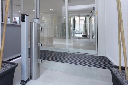 Створка из закаленного стекла Magnetic FMSW_G10E950 для калитки mSwing, 994x1000 мм