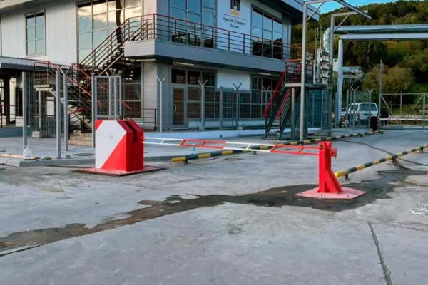 Противотаранный шлагбаум ПШВ-СБ (Л) 4000 вертикальный, электромеханический, 3,5 тонны