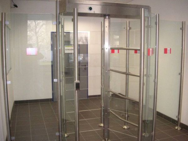 Полноростовой турникет Gotschlich Forum