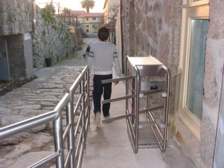 Роторный четырехлопастной олуростовой турникет Gotschlich Vario 1100 E-90 (6VAR11E4A)