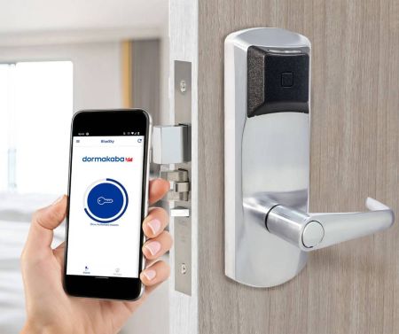 Электронный замок dormakaba Saflok RT Plus ESM, матовая латунь (79PS03012EF30-606)