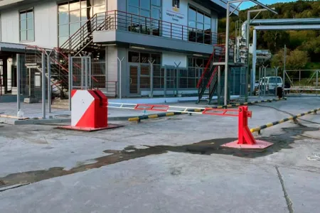 Противотаранный шлагбаум ПШВ-СБ (Л) 6000 вертикальный, механический, 3,5 тонны