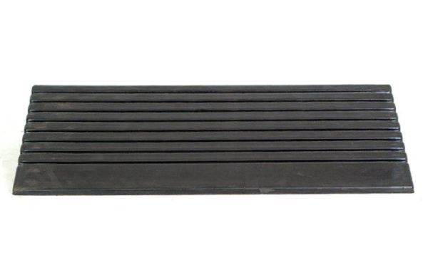 Съезд с бордюра резиновый СР-100-1 средняя часть