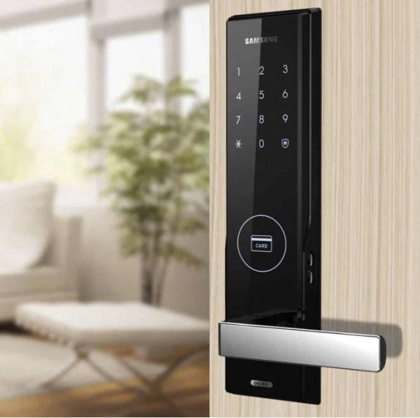 Электронный замок Samsung SHS-H505 FBK/EN (SHS-5050), одноригельный, врезной, с ручкой Электронный замок Samsung SHS-H505 FBK/EN (SHS-5050), одноригельный, врезной, с ручкой