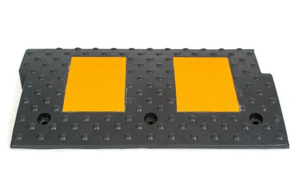 Съезд с бордюра резиновый СР-55-1 средняя часть