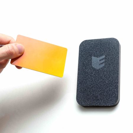 Считыватель бесконтактных карт ESMART® Reader BLE серии STONE (ER1701), с индивидуальной гравировкой