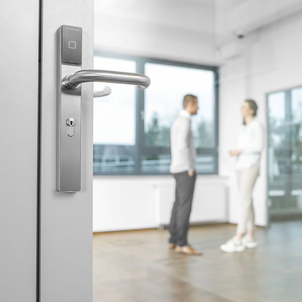 Электронный замок dormakaba c-lever pro (белый, узкий, offline, 92 мм, левый, ручки HL, шток 9 мм)