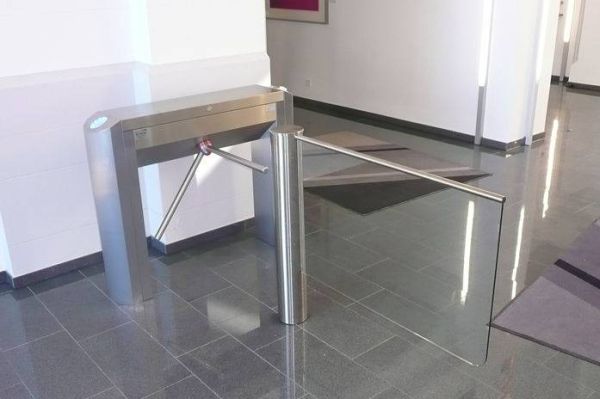 Трехштанговый тумбовый турникет-трипод Gotschlich Modul Tonda 3-Arm Трехштанговый тумбовый турникет-трипод Gotschlich Modul Tonda 3-Arm